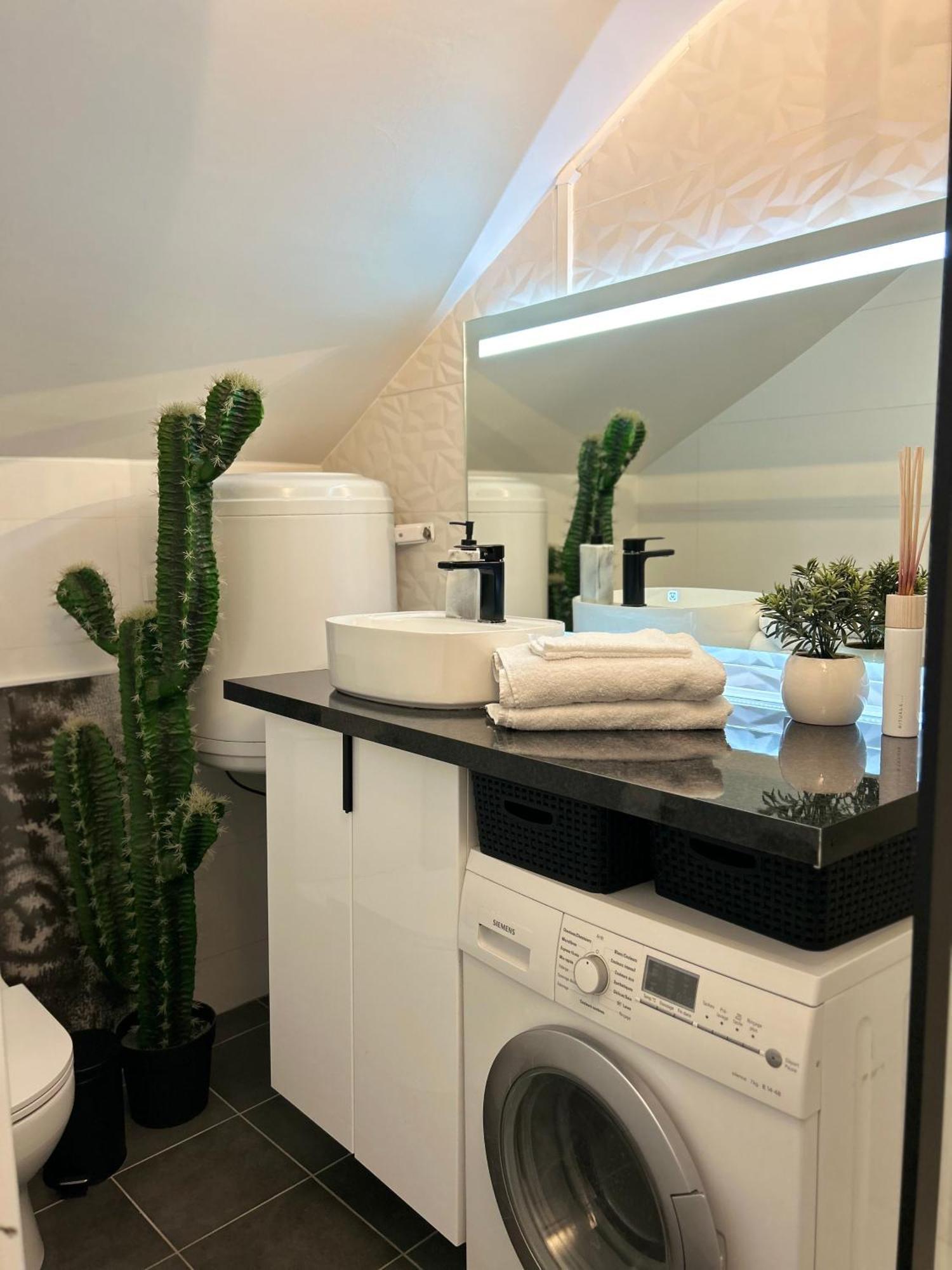 Appart' Cooconing - Champs Elysees - Netflix Appartement